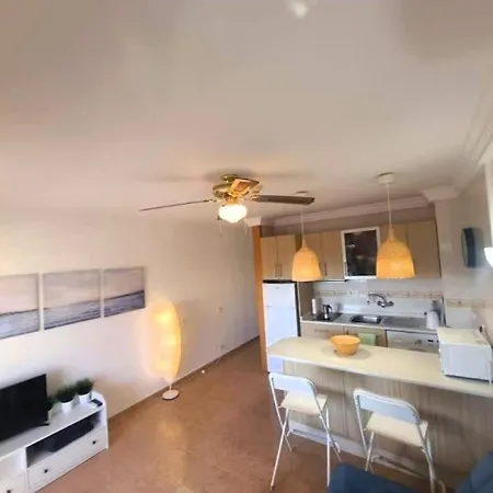 Διαμέρισμα Lovely Close To The